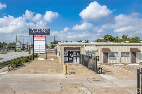 Aldine Mail Route Road Image 4