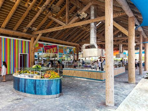 Coco Cay Dining