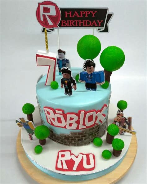 Roblox Cake Topper DIY