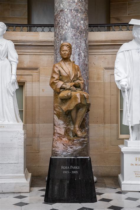 A statue of Rosa Parks