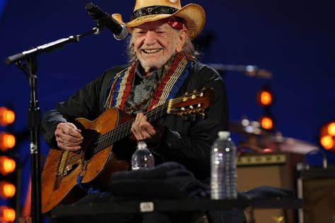 Willie Nelson Singing