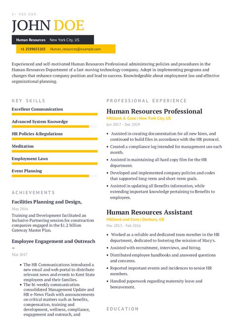 Choosing HR Resume Template