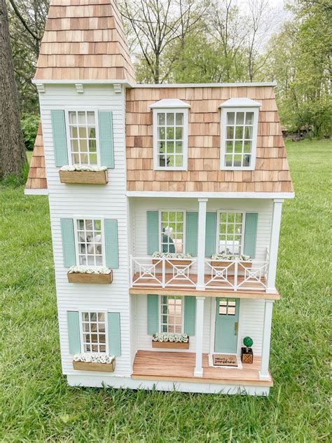 Coastal dollhouse furniture