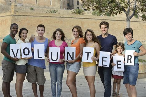 Community Service Volunteers Image