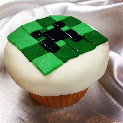 Creeper cupcakes