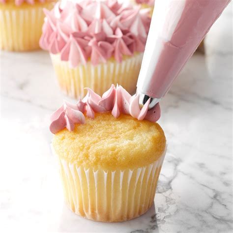 Cupcake decorating techniques