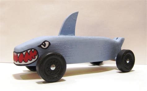 Customizing Pinewood Derby Shark Car