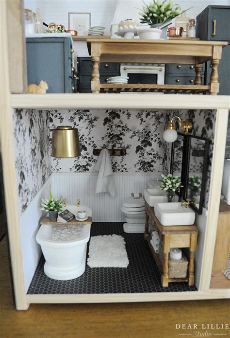 Dollhouse Bathroom