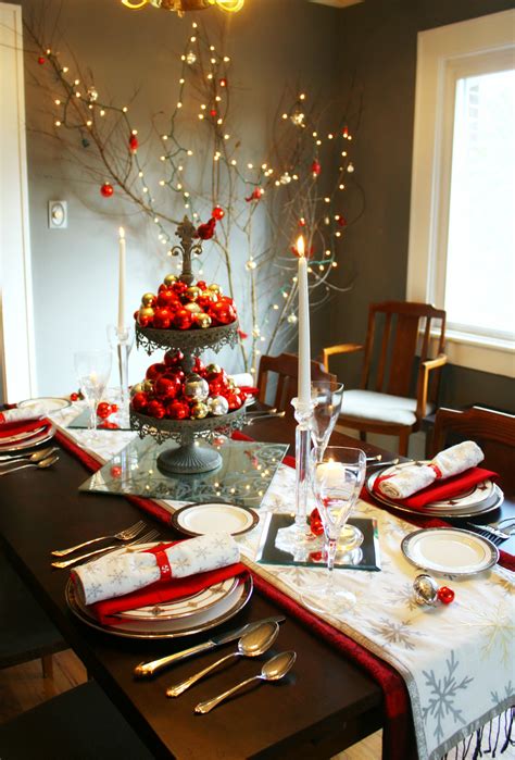 Holiday Table Setting