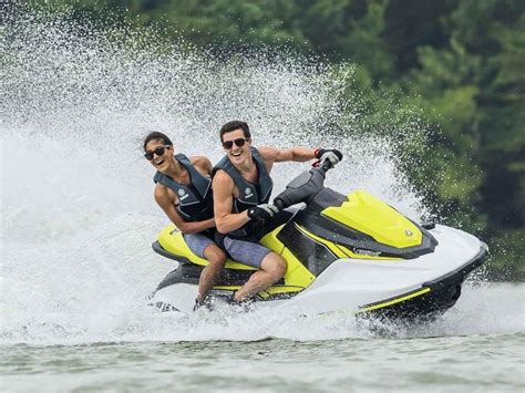 Description of Jet Ski Riding Techniques