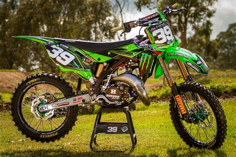 Kawasaki KX125 racing