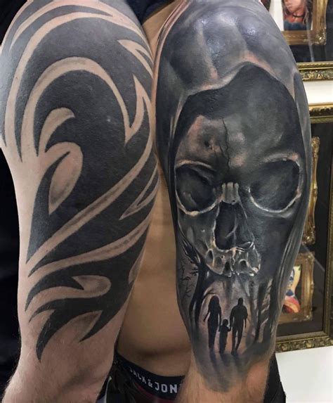 Description of Large Skull Tattoos