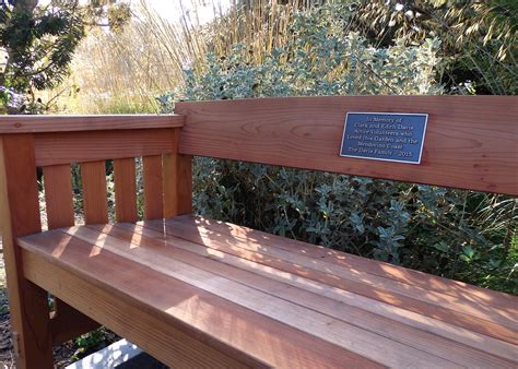 Description of a memorial bench