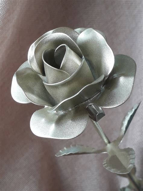 Description of Metal Rose Designs 9