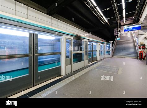 Paris Metro Security