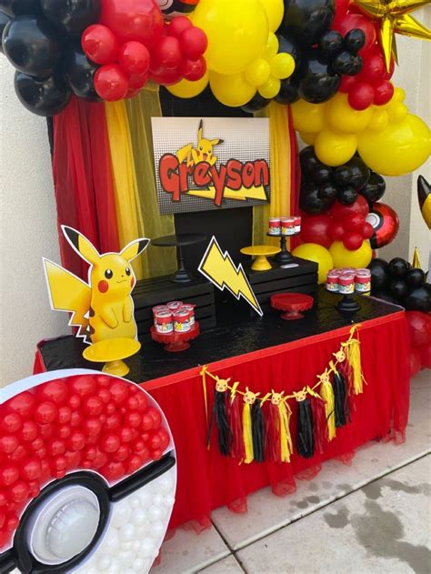 Pikachu party decorations