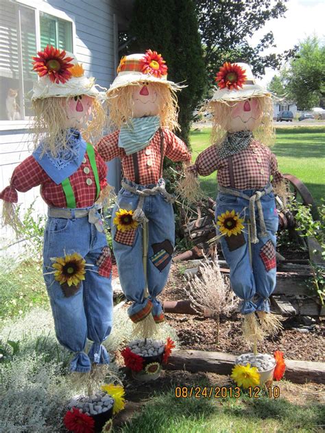 Decorative scarecrow