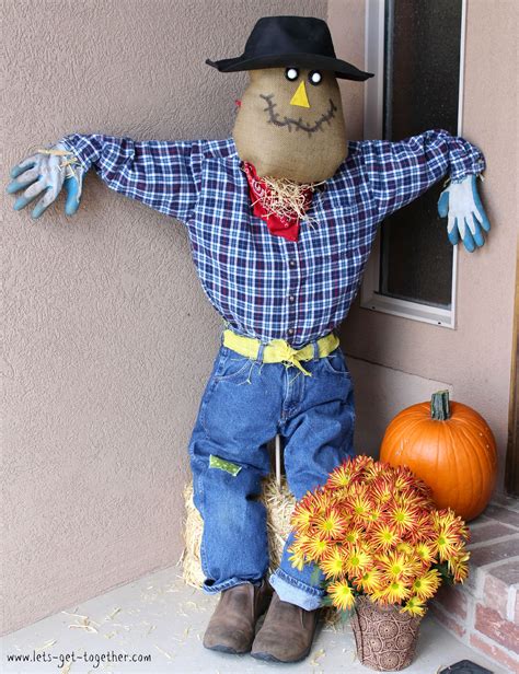 DIY scarecrow