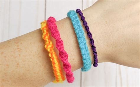 Simple Friendship Bracelet Designs