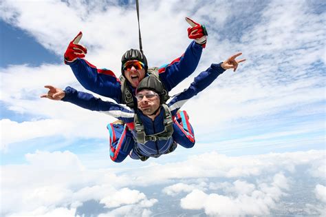 Skydiving instructors