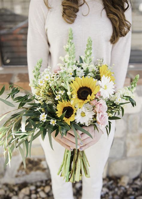 Sunflower bouquet template for creative projects