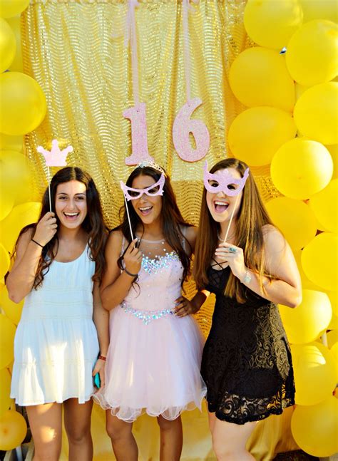 Sweet 16 Photo Booth Ideas 10