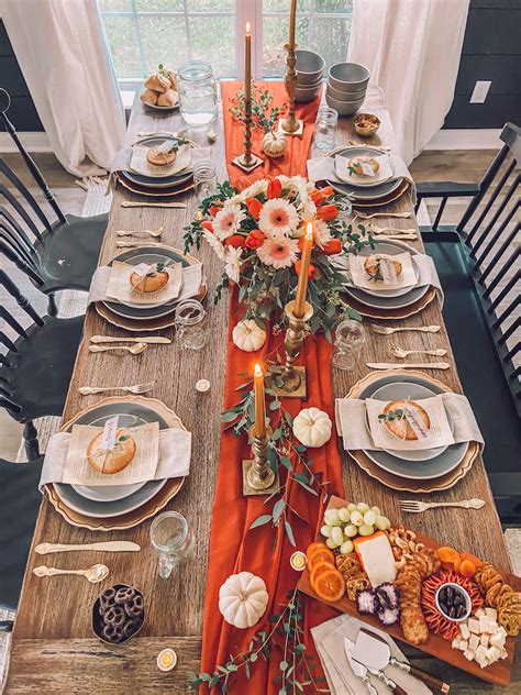 Thanksgiving table image