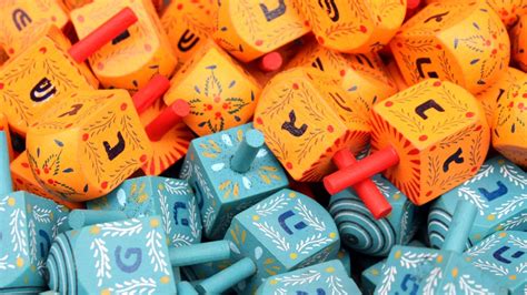 Traditional Dreidel game