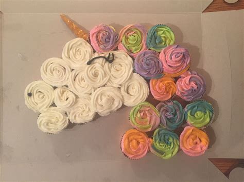 Unicorn pull-apart cupcake cake template