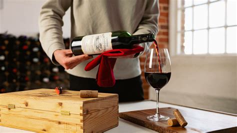 Wine Pouring Technique