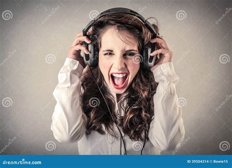 Woman Screaming in Music