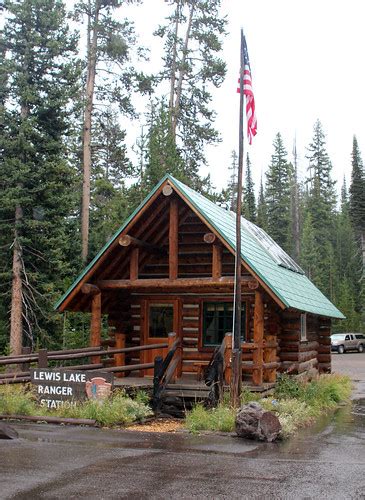 Yellowstone Ranger Station